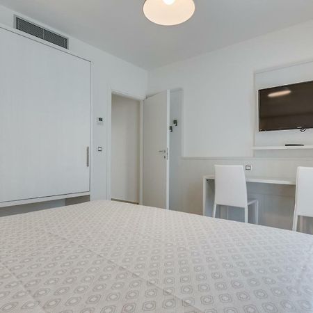 Apartaments Suites Ambassador Caorle Exterior photo