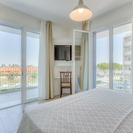 Apartaments Suites Ambassador Caorle Exterior photo