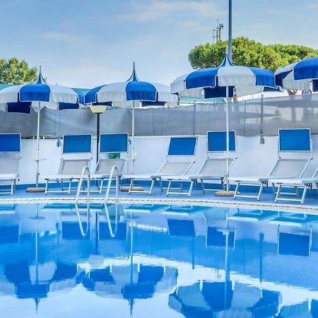 Apartaments Suites Ambassador Caorle Exterior photo