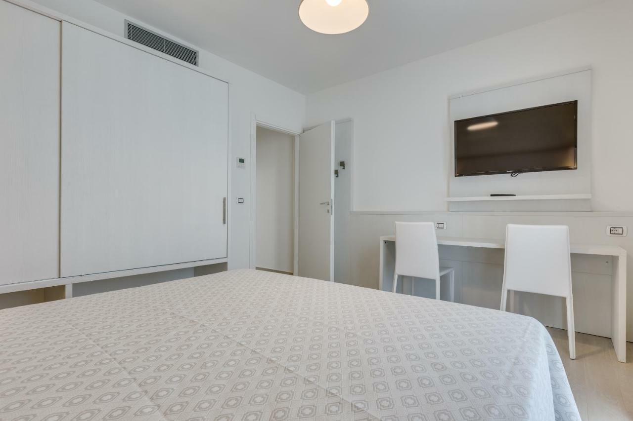 Apartaments Suites Ambassador Caorle Exterior photo