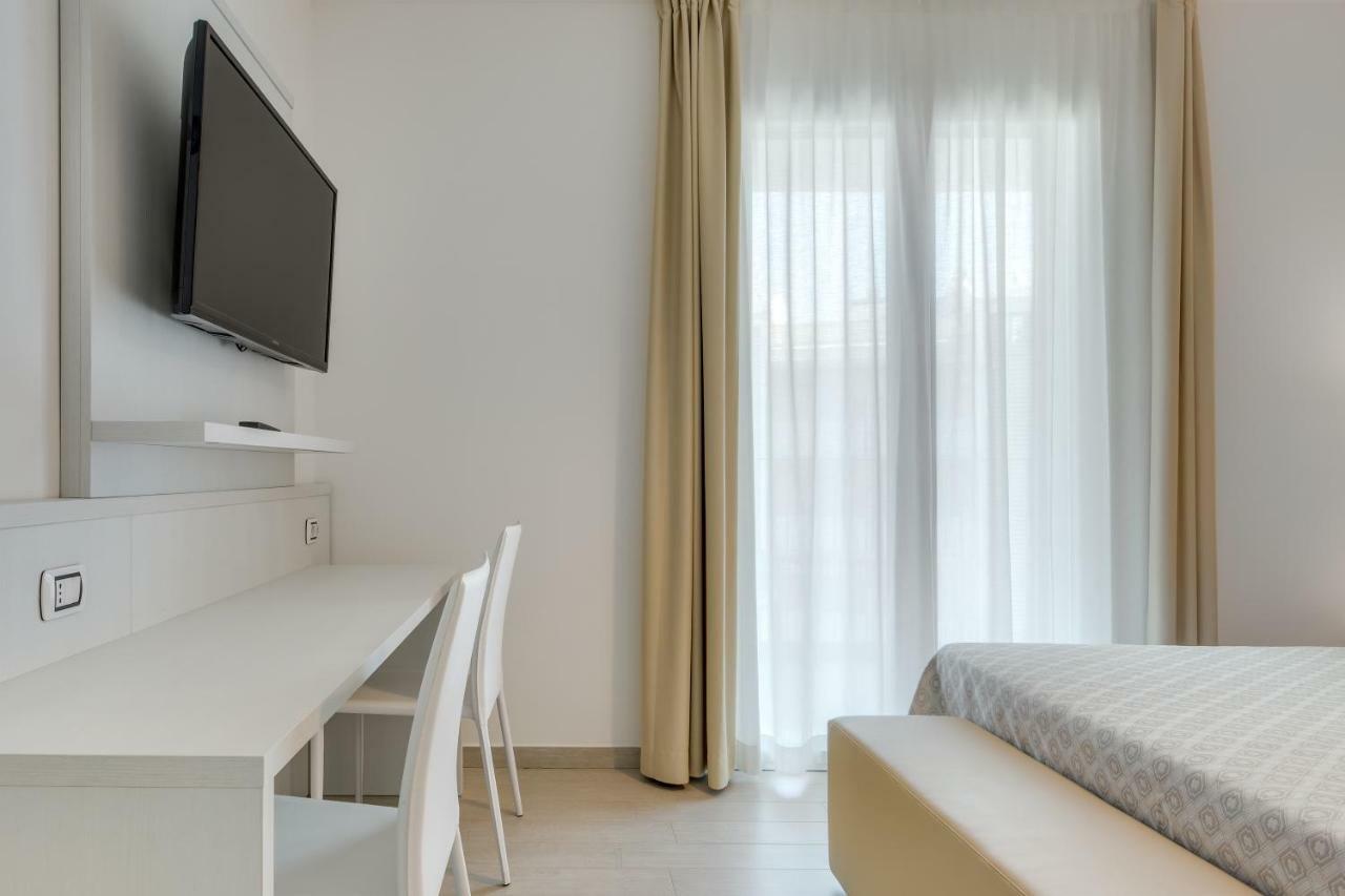 Apartaments Suites Ambassador Caorle Exterior photo