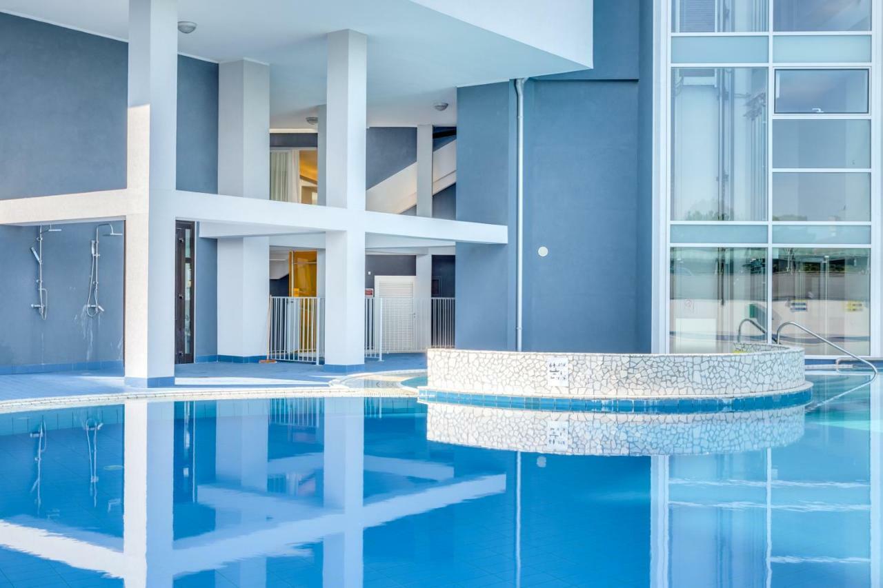Apartaments Suites Ambassador Caorle Exterior photo